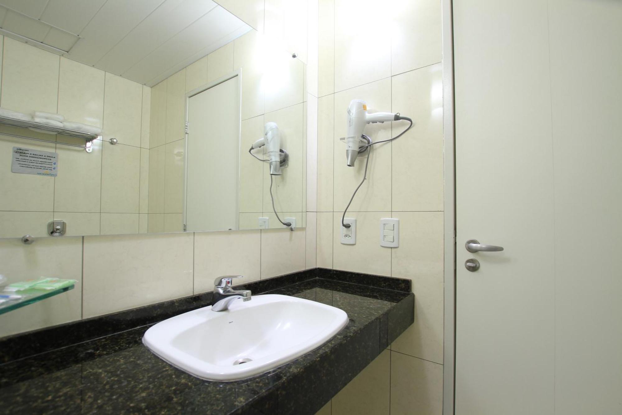 Hotel Confiance Prime Batel Curitiba Værelse billede